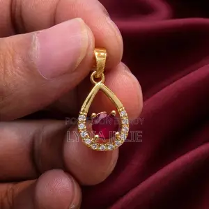 স্বর্ণের চেইন এবং গহনা