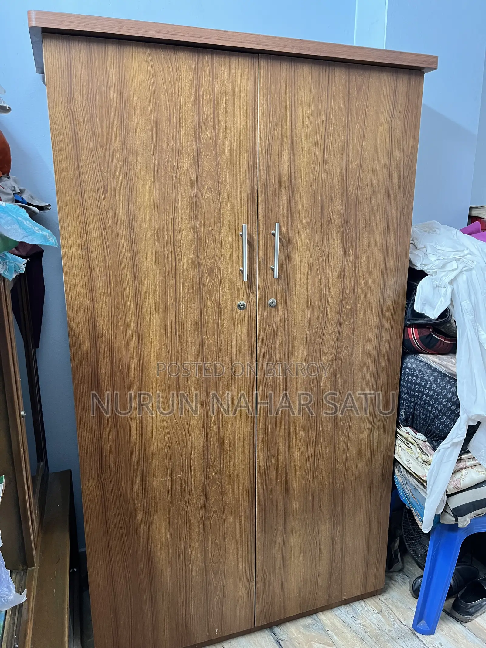 A board almirah will be sold