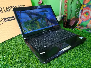 Laptop Fujitsu 4GB Intel Core I3 HDD 320GB