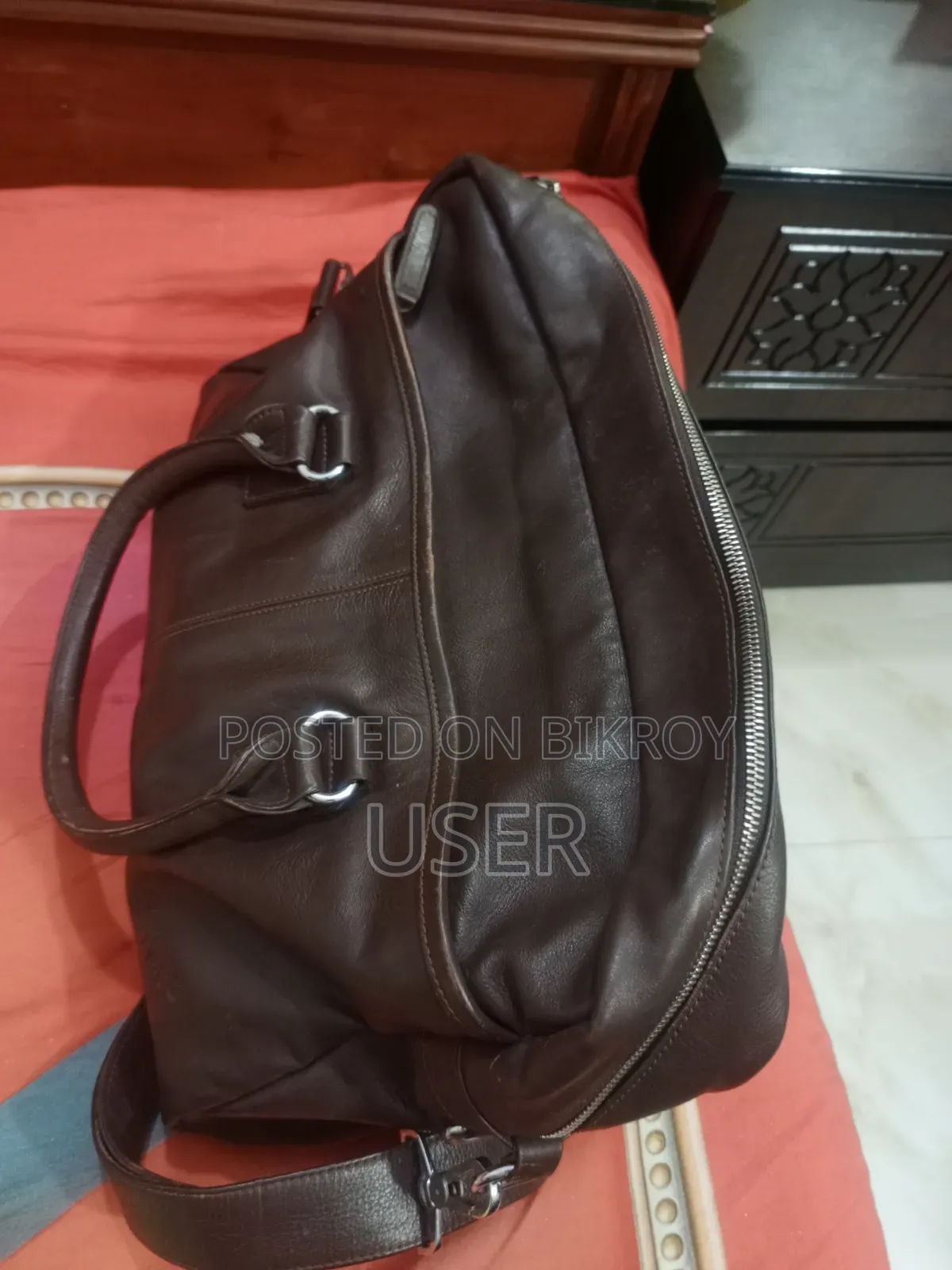 Want to sell pure leather bag.