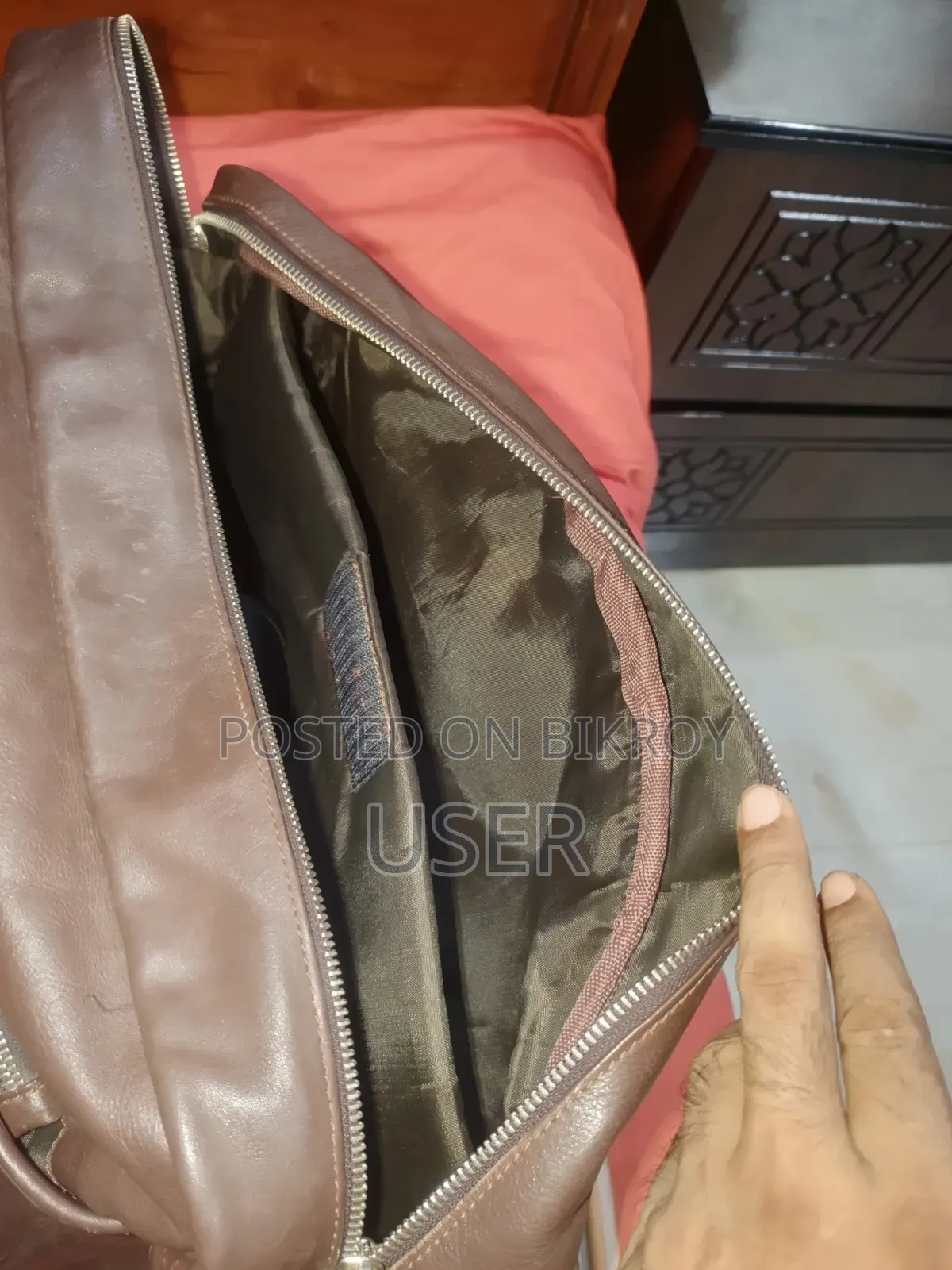 Want to sell pure leather bag.