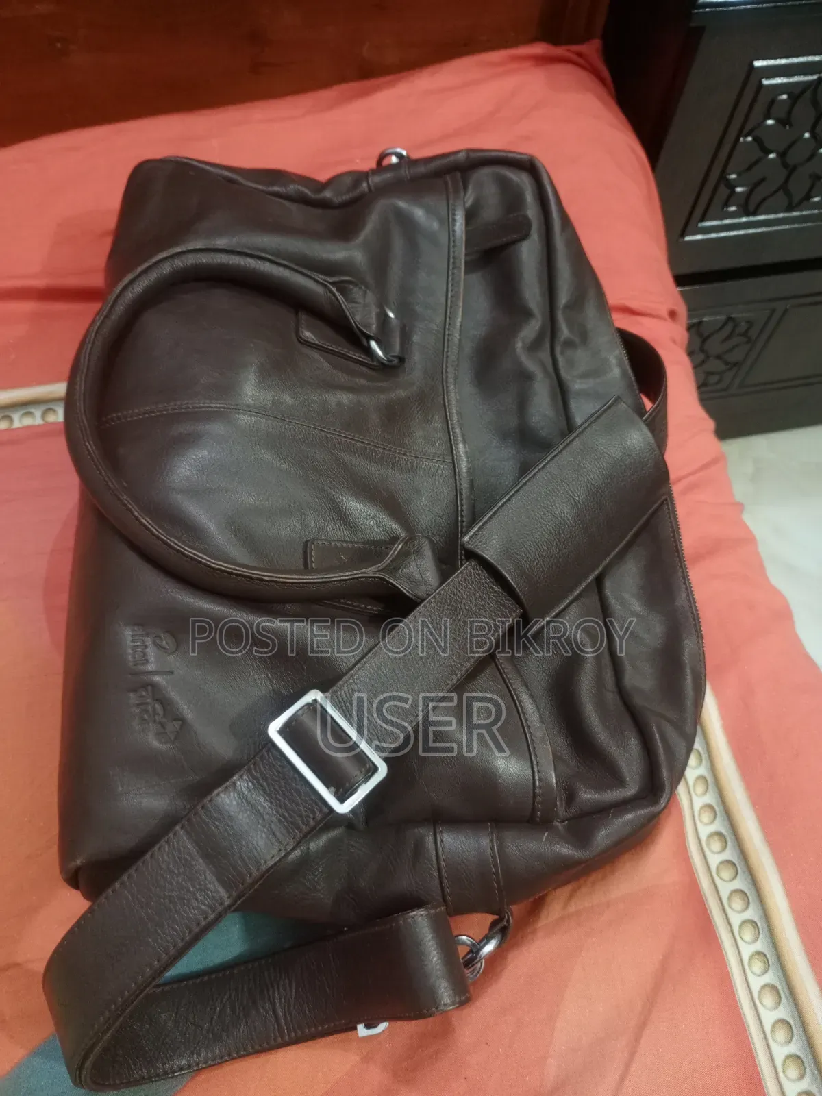 Want to sell pure leather bag.