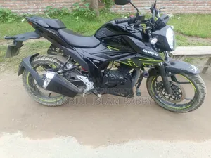 সুজুকি জিক্সার ২০২৫ ব্ল্যাক