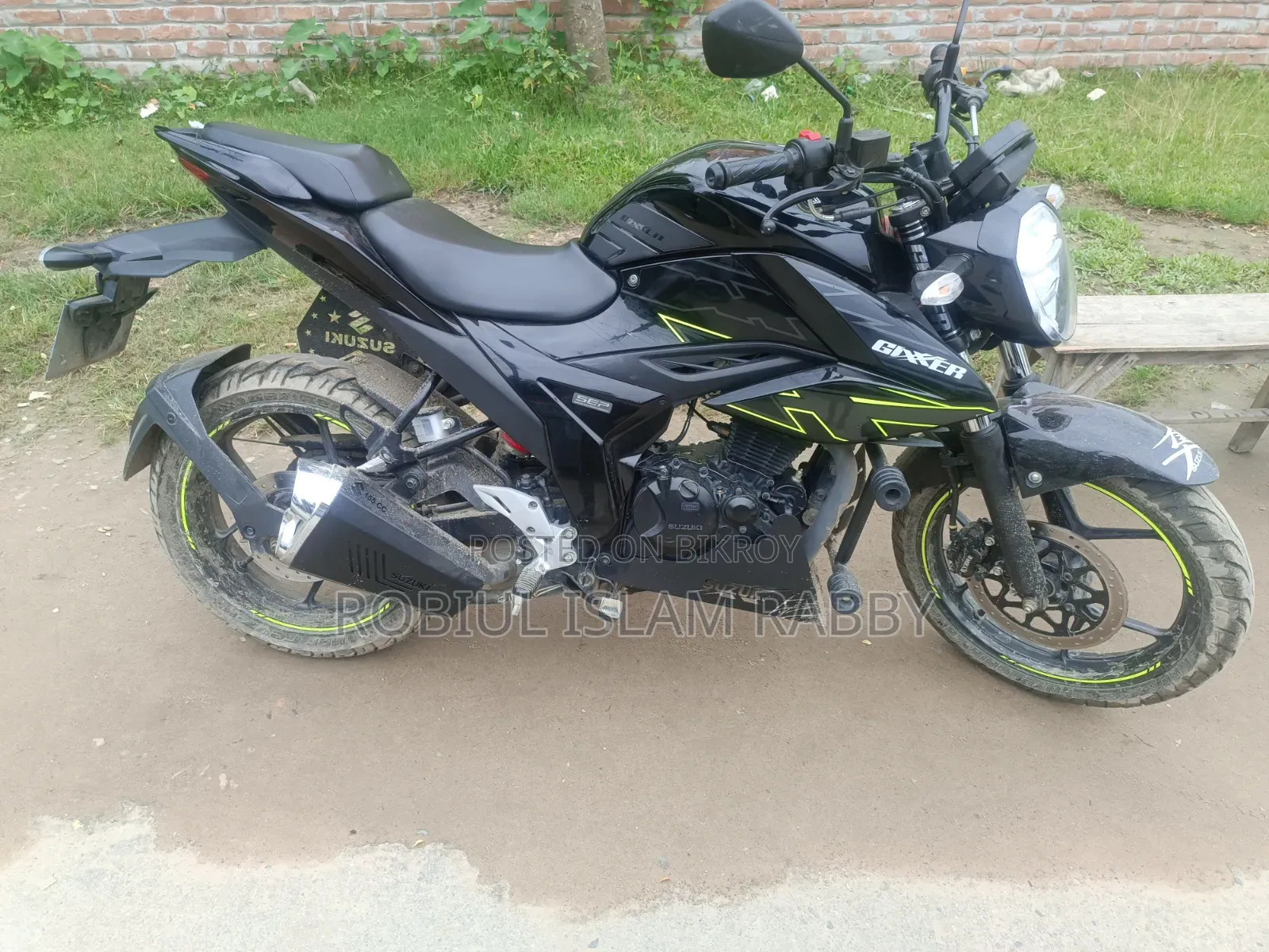 সুজুকি জিক্সার ২০২৫ ব্ল্যাক
