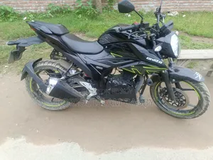 সুজুকি জিক্সার ২০২৫ ব্ল্যাক