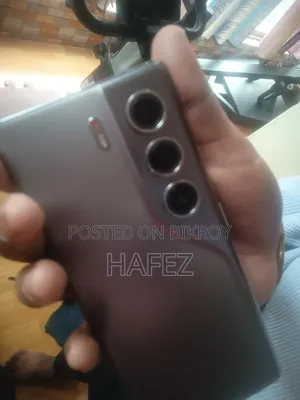 নতুন টেকনো ক্যামন ৪০ প্রো ৪জি ২৫৬ জিবি সিলভার