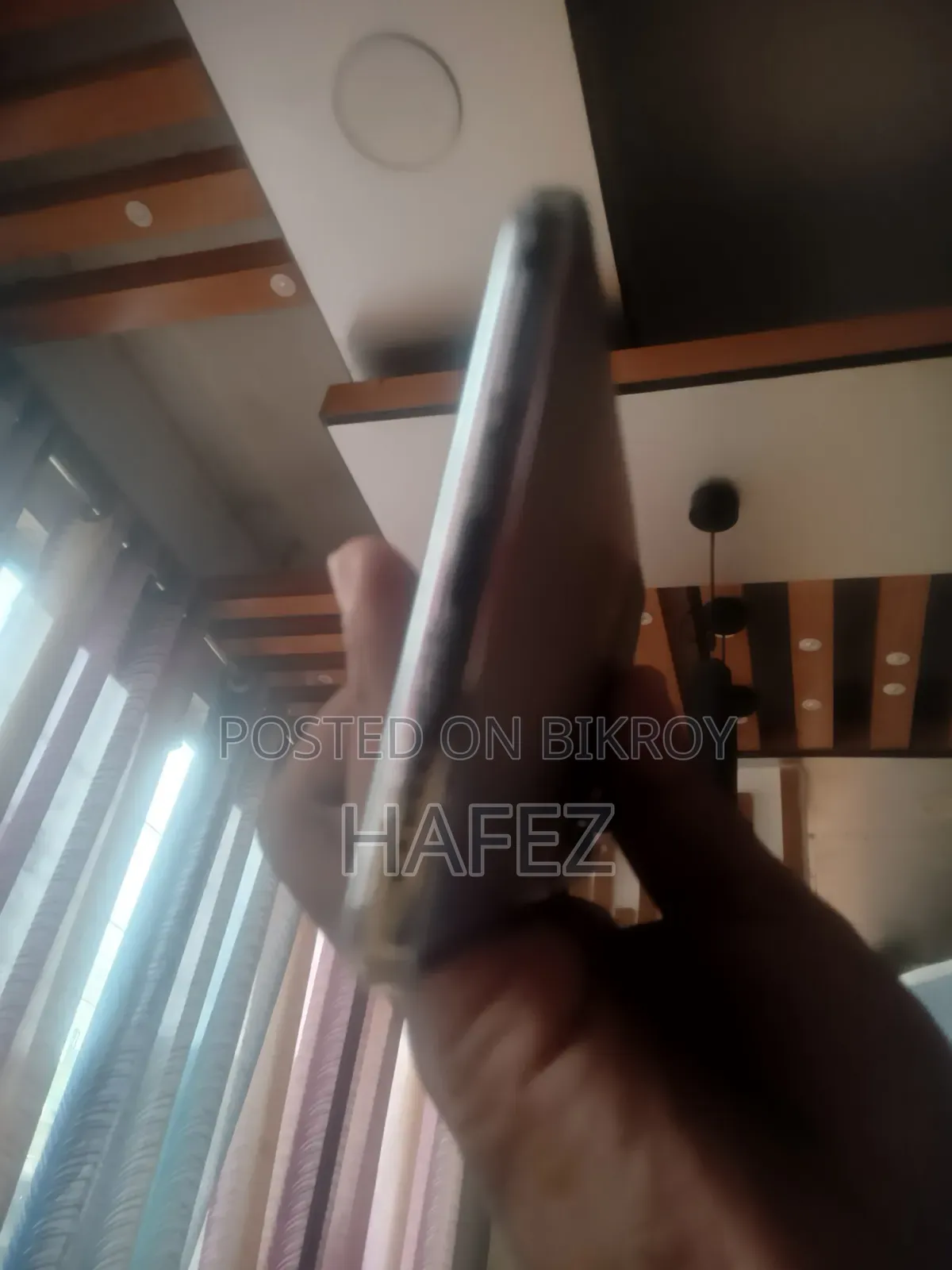 নতুন টেকনো ক্যামন ৪০ প্রো ৪জি ২৫৬ জিবি সিলভার