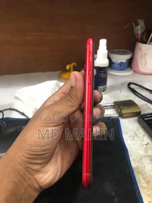 Apple iPhone XR 64 GB Red