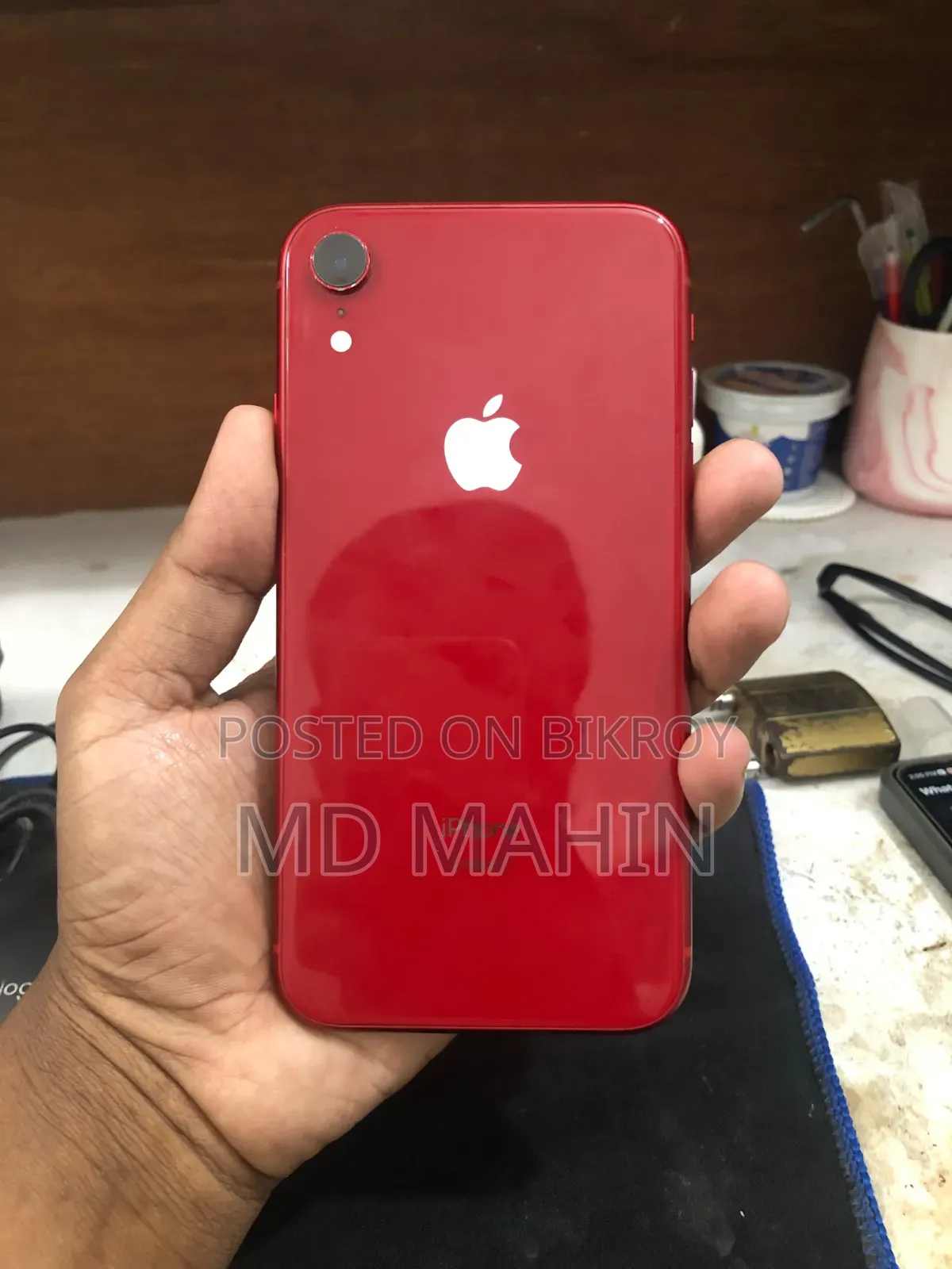 Apple iPhone XR 64 GB Red