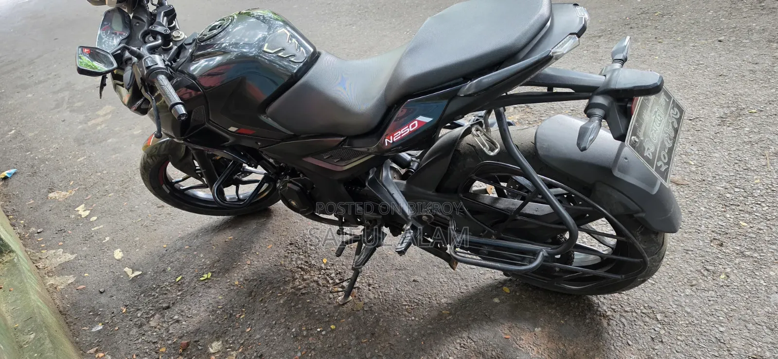 বাজাজ পালসার এন২৫০ ২০২৪ ব্ল্যাক