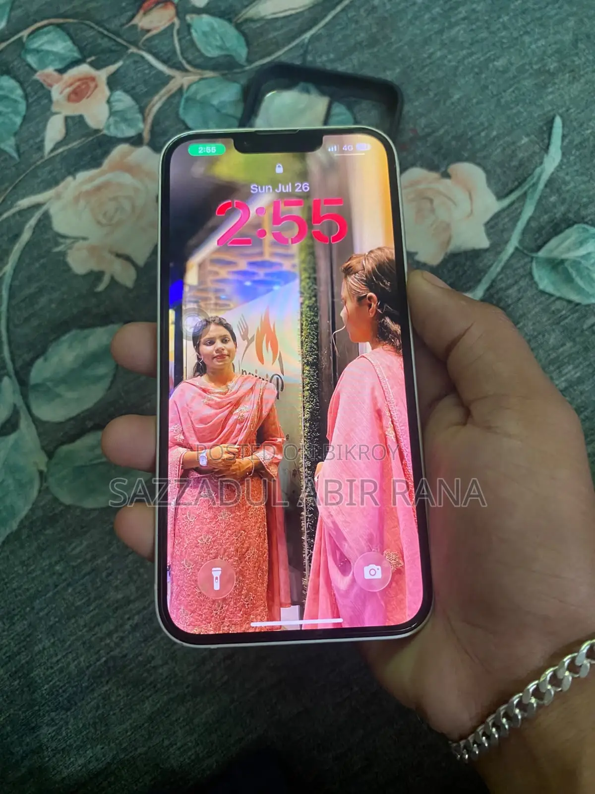 অ্যাপল আইফোন ১৩ ১২৮ জিবি হোয়াইট