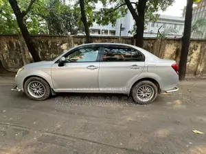 টয়োটা এক্সিও ২০১৩ সিলভার