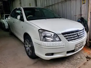 টয়োটা প্রমিও ২০০৫ পার্ল
