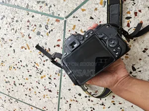 নিকন ডি৫৫০০ ডিএসএলআর ক্যামেরা