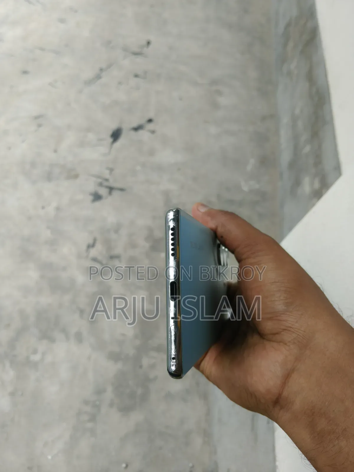 টেকনো ক্যামন ৪০ প্রো ৪জি ২৫৬ জিবি ব্লু