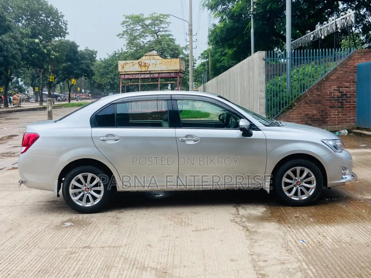 Toyota Axio 2012 Silver