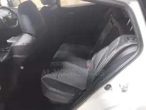 টয়োটা প্রিয়াস ২০১৮ পার্ল