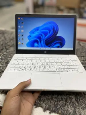 Laptop Microsoft Surface Laptop SE 8GB Intel Core I5 SSD 128GB