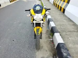 টিভিএস আপাচি আরটিআর ১৬০ ২ভি ২০১২ হলুদ