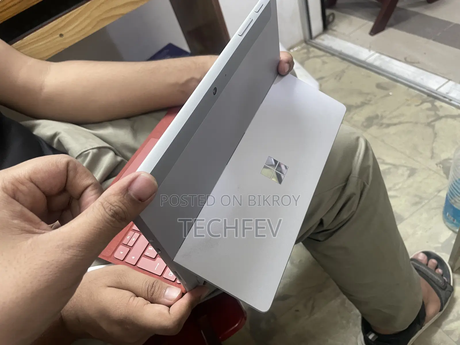 ল্যাপটপ মাইক্রোসফট সারফেস ল্যাপটপ এসই ৮জিবি ইন্টেল সেলরন এসএসডি ১২৮জিবি
