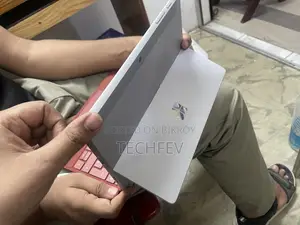 ল্যাপটপ মাইক্রোসফট সারফেস ল্যাপটপ এসই ৮জিবি ইন্টেল সেলরন এসএসডি ১২৮জিবি