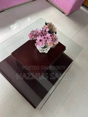 অল্প ব্যবহৃত একদম নতুনের মতো চমৎকার টি-টেবিল বিক্রি হবে