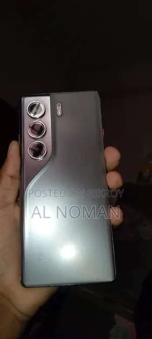 টেকনো ক্যামন ৪০ প্রো ৫জি ২৫৬ জিবি কালো