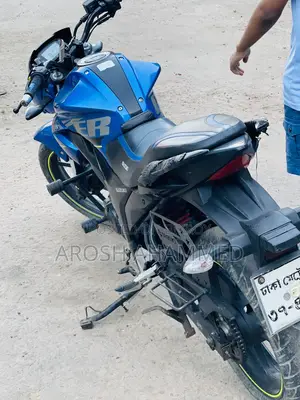 সুজুকি গিক্সার ২০১৮ নীল