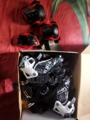 Tian E Skating Shoes
