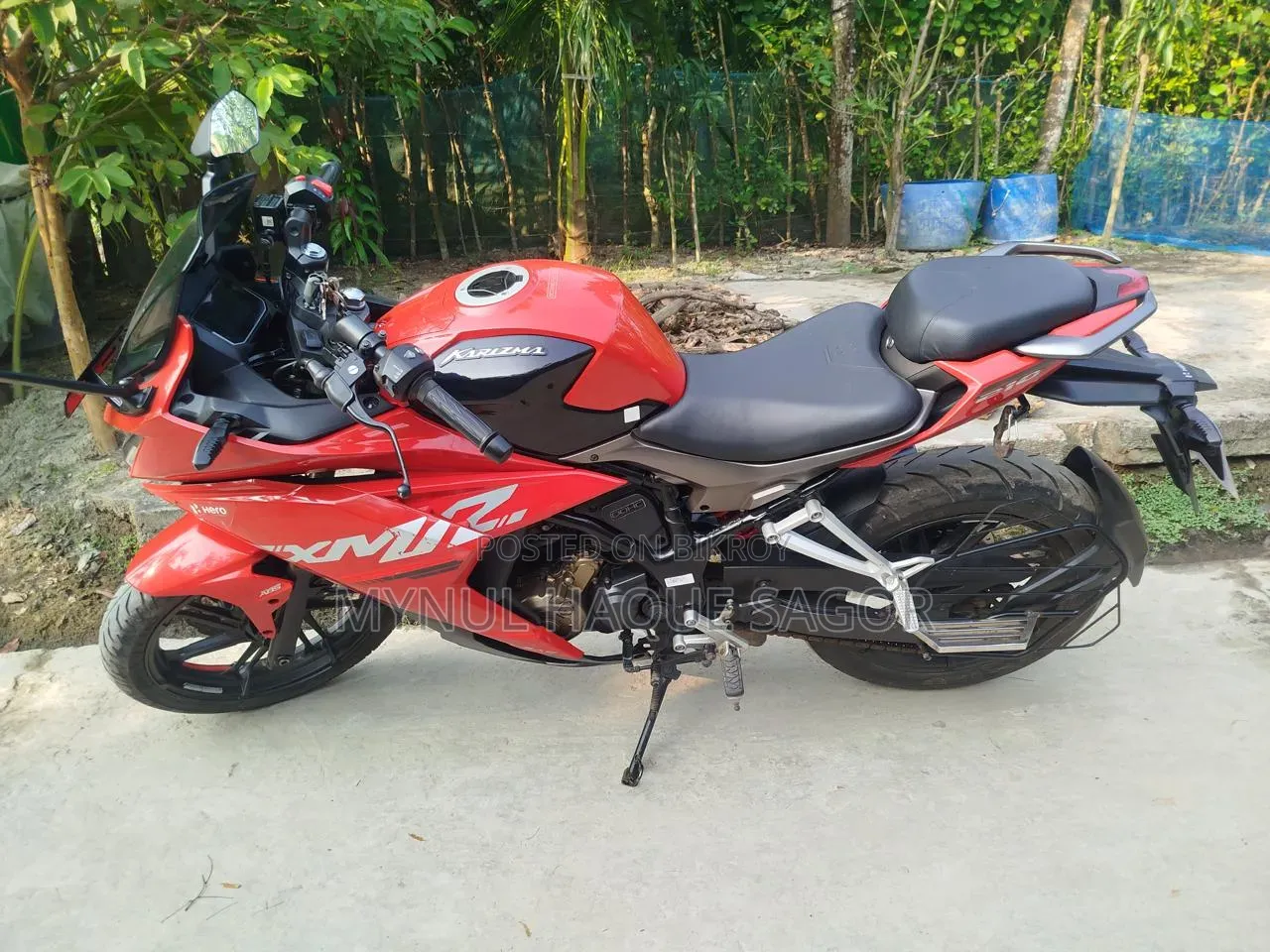 হিরো কারিজমা এক্সএমআর ২১০ ২০২৪ রেড