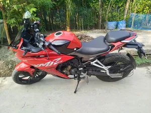 হিরো কারিজমা এক্সএমআর ২১০ ২০২৪ রেড