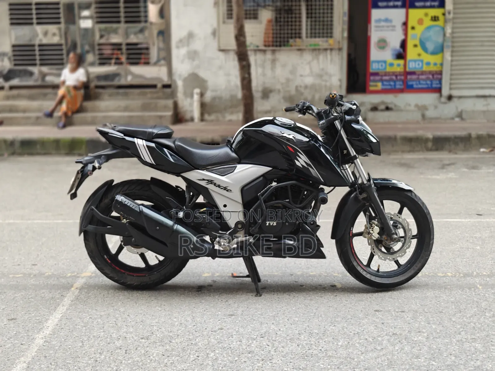 TVS Apache 160 4V 2022 Black