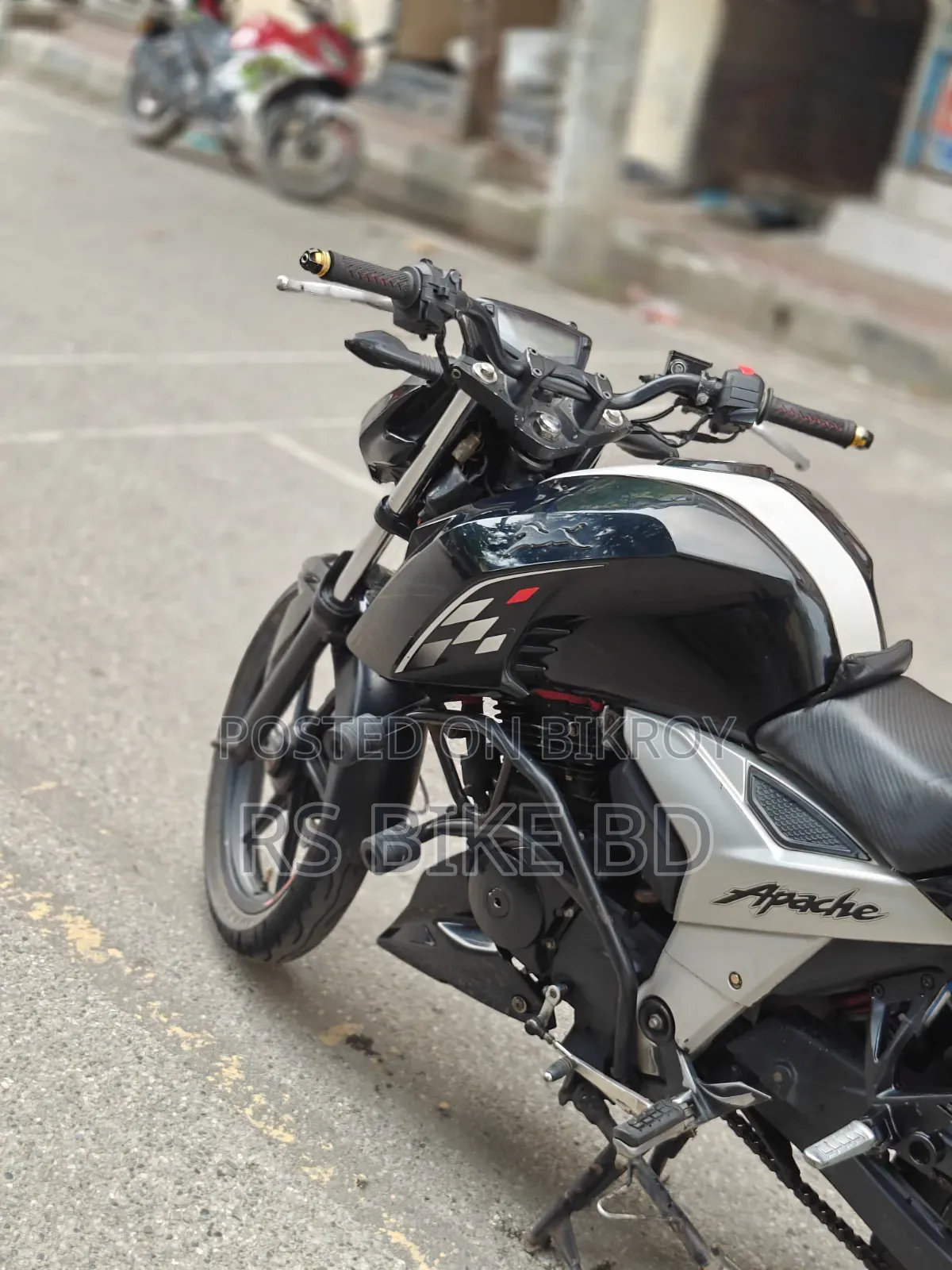 TVS Apache 160 4V 2022 Black