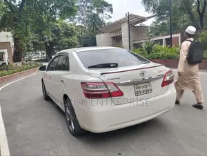 টয়োটা প্রমিও ২০১৪ পার্ল