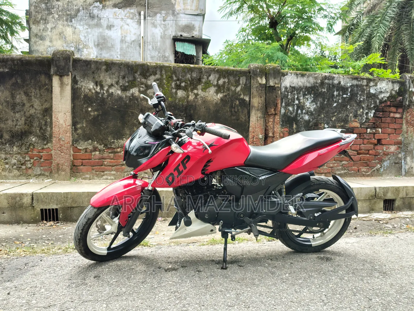 টিভিএস অ্যাপাচি আরটিআর ১৬০ ৪ভি ২০২২ লাল