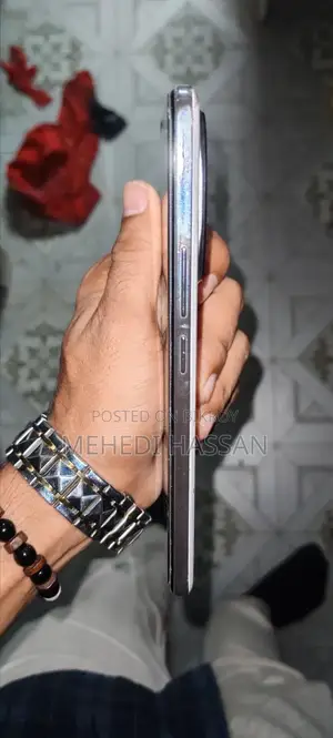 হনার ২০০ ২৫৬ জিবি হোয়াইট