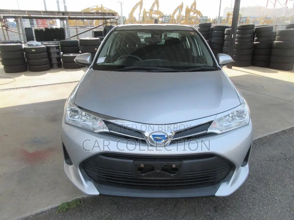 Toyota Axio 2021 Silver