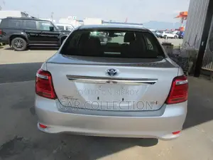 Toyota Axio 2021 Silver