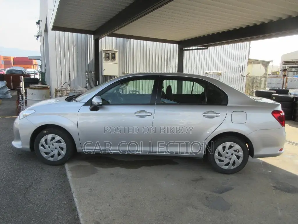 Toyota Axio 2021 Silver