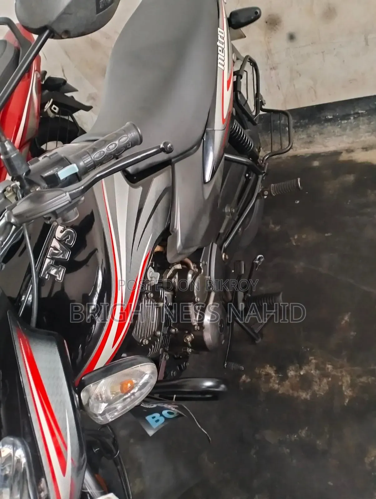টিভিএস মেট্রো ২০২২ কালো