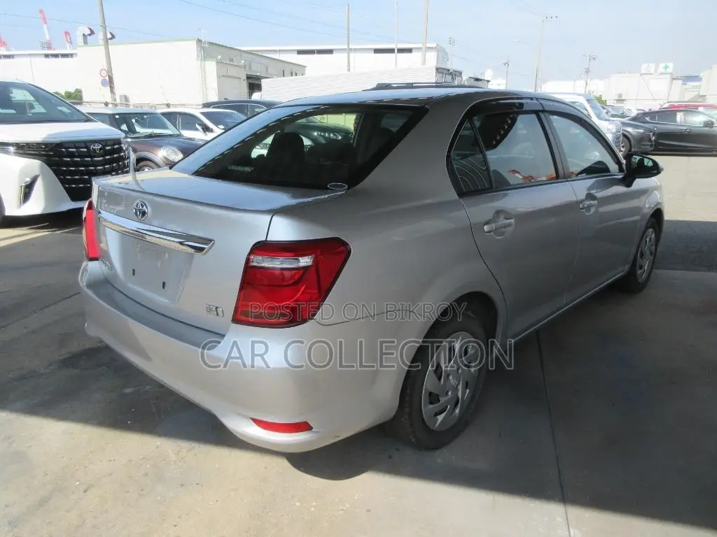 Toyota Axio 2021 Silver