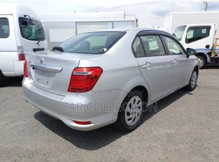 Toyota Axio 2021 Silver