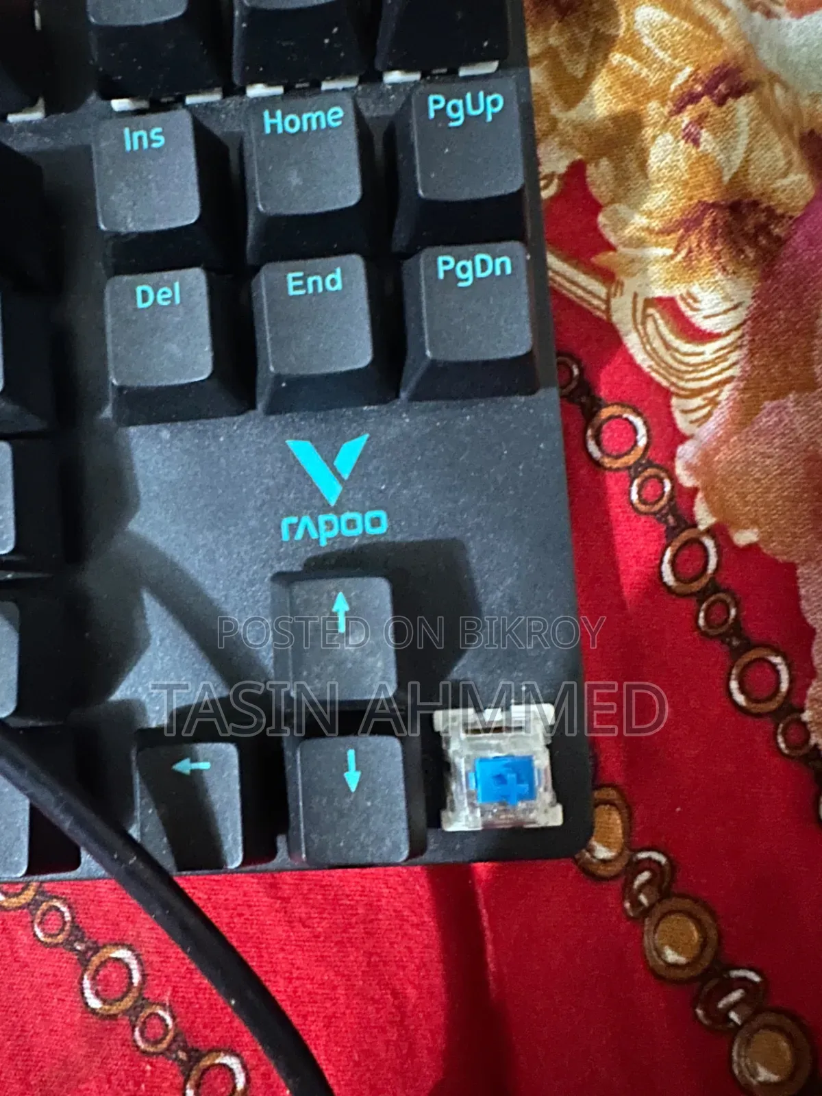Rappo V500 Pro Mechanical Keyboard and 2 Item