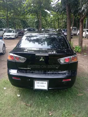 মিতসুবিশি ল্যান্সার ২০১৬ কালো