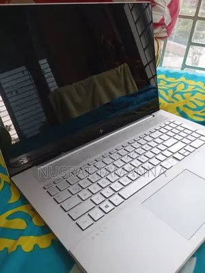 HP Envy 17 Laptop 16GB Intel Core i5 SSD 1TB
