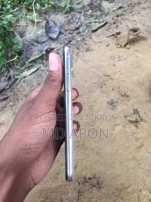 Apple iPhone X 64 GB White