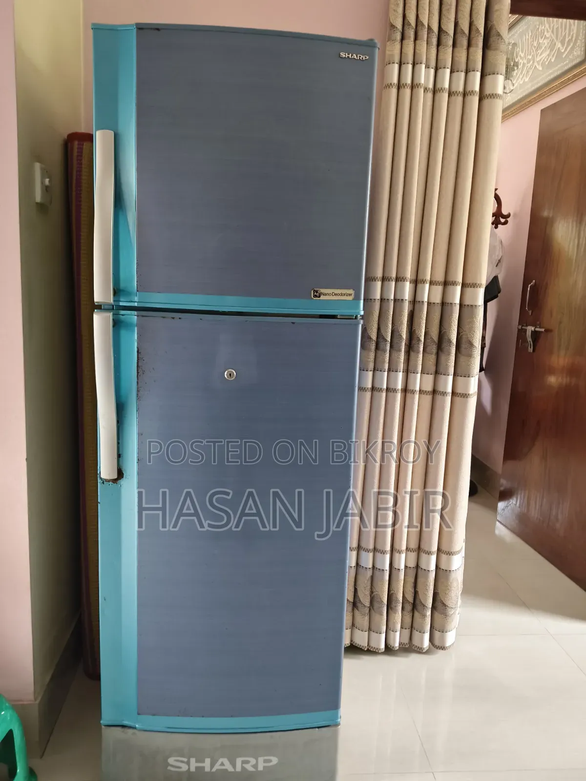 Sharp
Refrigerator-Freezer
Model:
Sj-Ek25s-Bl