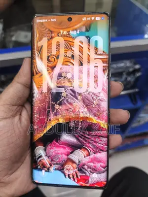 টেকনো ক্যামন ৪০ প্রো ৪জি ২৫৬ জিবি ব্ল্যাক