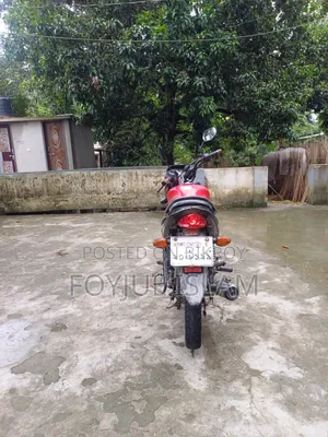সুজুকি হায়াতে ২০১৫ লাল
