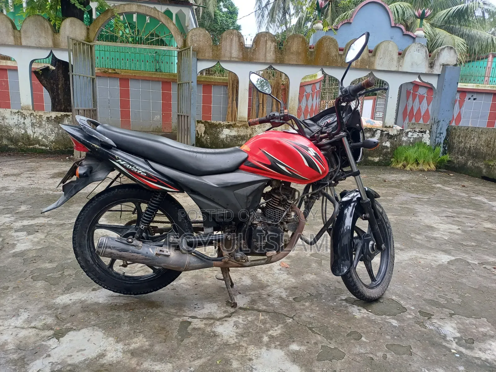 সুজুকি হায়াতে ২০১৫ লাল